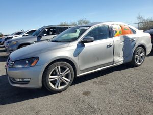 Volkswagen Passat SE 2.0L 4 2013