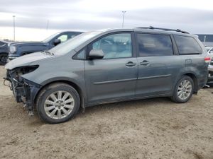 Toyota Sienna LE 3.5L 6 2012