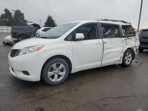 Toyota Sienna LE 3.5L 6 2011