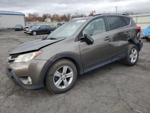 Toyota Rav4 XLE 2.5L 4 2014