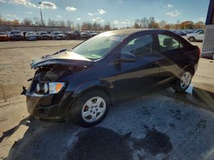 Chevrolet Aveo (Sonic) LS 1.8L 4 2013