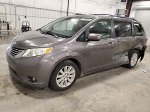 Toyota Sienna XLE 3.5L 6 2015