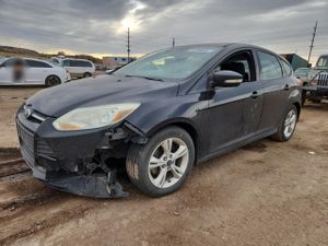 Ford Focus SE 2.0L 4 2014
