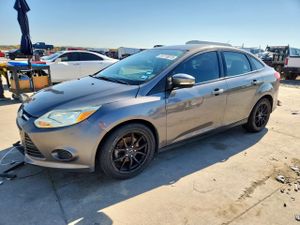 Ford Focus SE 2.0L 4 2013
