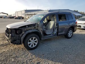 Toyota Highlander BASE 3.5L 6 2013