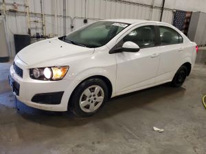 Chevrolet Aveo (Sonic) LS 1.8L 4 2015