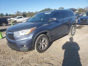 Toyota Highlander LE 3.5L 6 2015