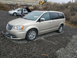 Chrysler Town & Country LIMITED PLATINUM 3.6L 6 2015