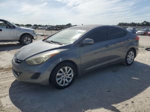 Hyundai Elantra GLS 1.8L 4 2013