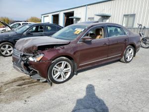 Volkswagen Passat SEL 2.0L 4 2014