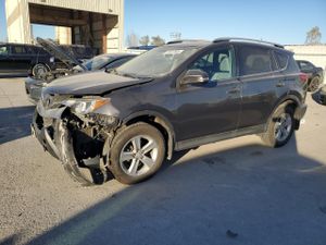 Toyota Rav4 XLE 2.5L 4 2014