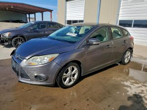 Ford Focus SE 2.0L 4 2014