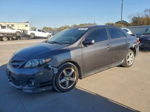 Toyota Corolla BASE 1.8L 4 2013