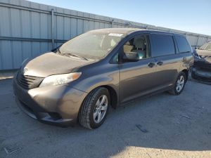 Toyota Sienna 3.5L 6 2015