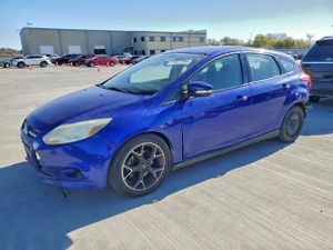 Ford Focus SE 2.0L 4 2014