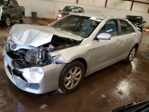 Toyota Camry BASE 2.5L 4 2011