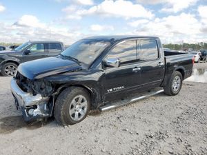 Nissan Titan S 5.6L 8 2015