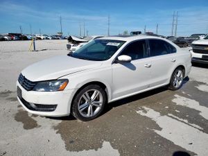 Volkswagen Passat SE 2.0L 4 2014