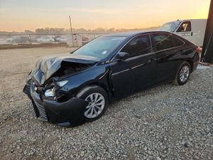 Toyota Camry LE 2.5L 4 2015