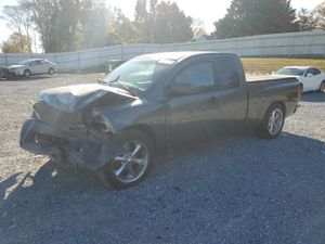 Nissan Titan XE 5.6L 8 2004