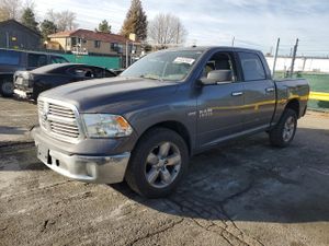 RAM 1500 SLT 5.7L 8 2015