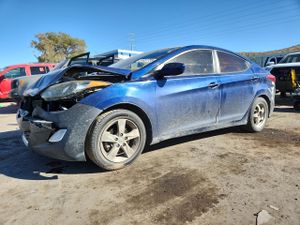 Hyundai Elantra GLS 1.8L 4 2013