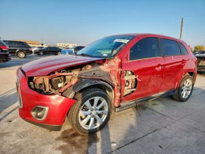 Mitsubishi Outlander ES 2.0L 4 2015