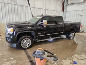 GMC Sierra K2500 DENALI 6.6L 8 2015