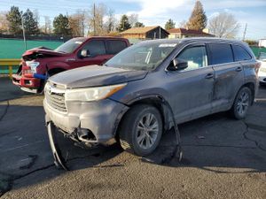 Toyota Highlander XLE 3.5L 6 2015