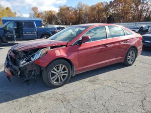Hyundai Sonata SE 2.4L 4 2015