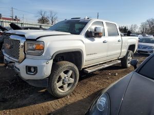 GMC Sierra K2500 DENALI 6.6L 8 2015