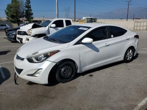 Hyundai Elantra SE 1.8L 4 2015