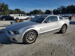 Ford Mustang 3.7L 6 2013