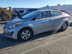 Hyundai Elantra SE 1.8L 4 2015