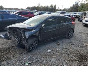 Ford Focus SE 2.0L 4 2014