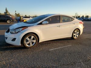 Hyundai Elantra GLS 1.8L 4 2013