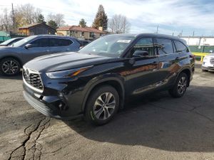 Toyota Highlander XLE 3.5L 6 2022
