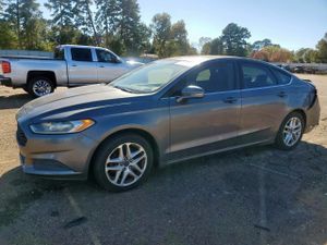 Ford Fusion SE 2.5L 4 2013