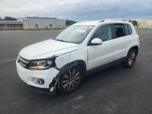 Volkswagen Tiguan S 2.0L 4 2014