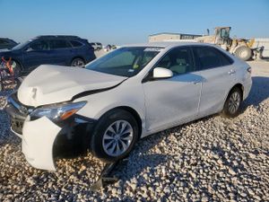 Toyota Camry LE 2.5L 4 2015