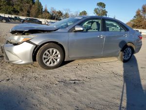 Toyota Camry LE 2.5L 4 2015