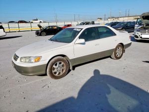 Toyota Camry LE 3.0L 6 2001