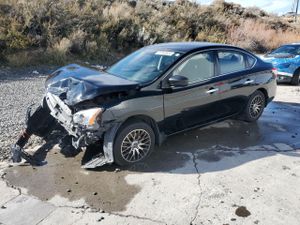 Nissan Sentra S 1.8L 4 2015