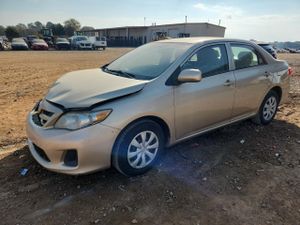 Toyota Corolla BASE 1.8L 4 2013