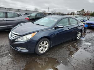 Hyundai Sonata SE 2.4L 4 2013