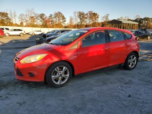 Ford Focus SE 2.0L 4 2014
