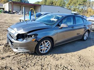 Ford Fusion SE 2.5L 4 2013