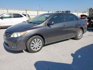 Toyota Corolla BASE 1.8L 4 2013