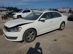 Volkswagen Passat SE 2.0L 4 2012