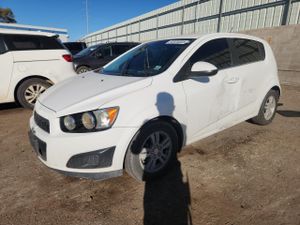 Chevrolet Aveo (Sonic) LT 1.8L 4 2015